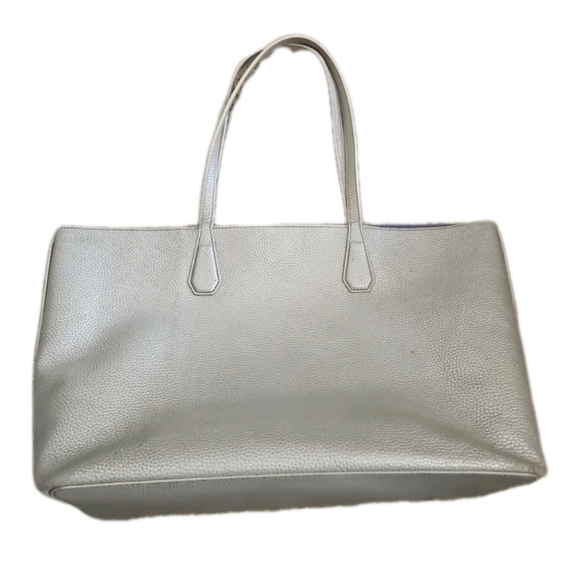 Tory Burch Silver Metallic Pebbled Leather Perry Large Tote Bag - Picture 4 of 16
